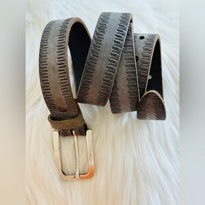 🇨🇦 Brave Leather Collection- Soft Gray Leather - Stained Brushed Silver